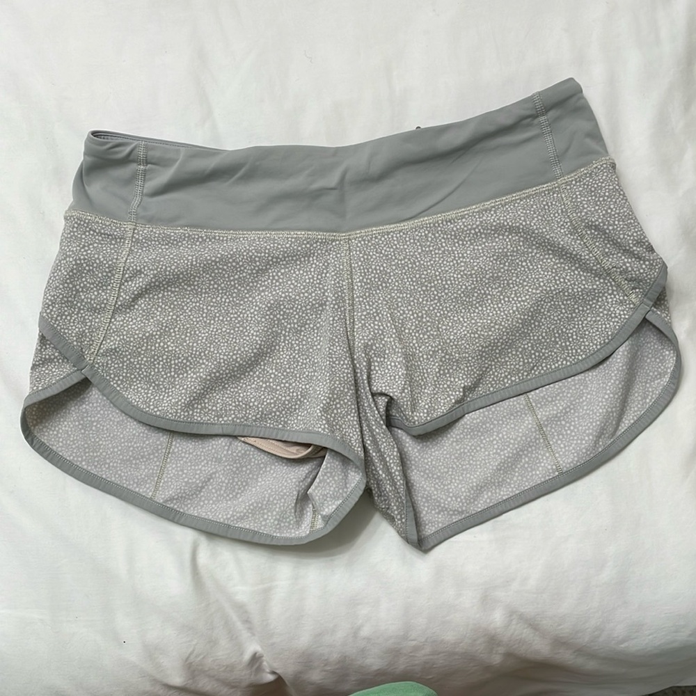 lululemon shorts size 6